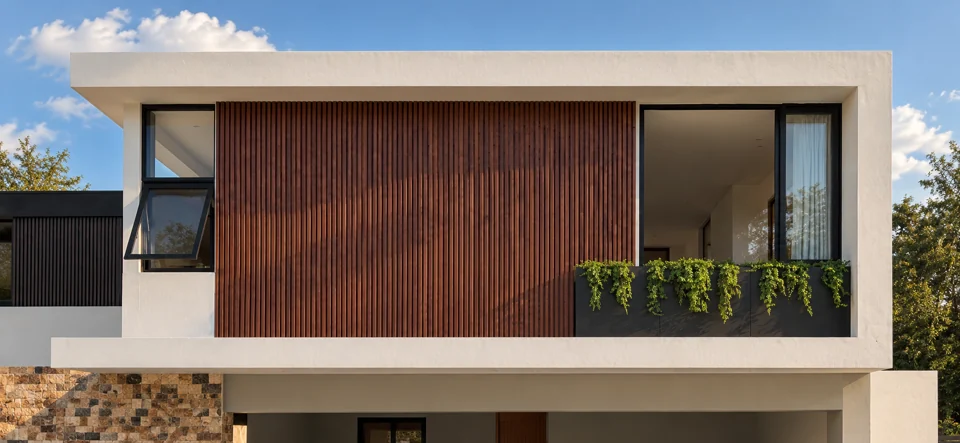 Madera y vegetación en equilibrio