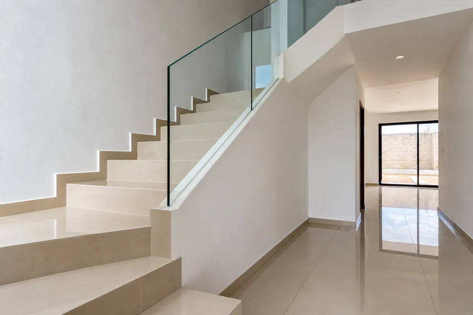 Amplitud y continuidad interior